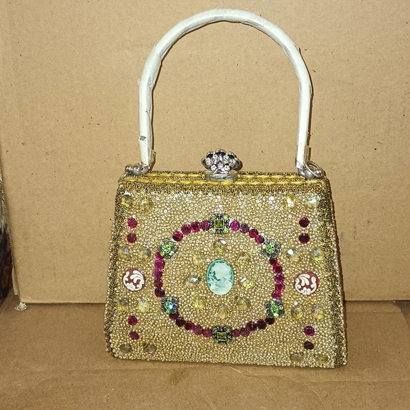 Bracelets - Picture 8 of 9